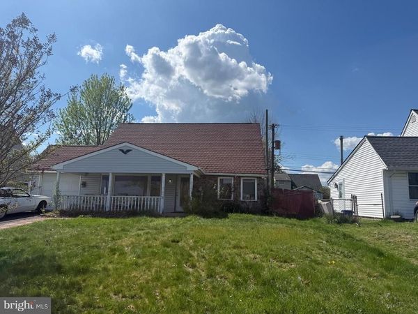 21 IRIS ROAD , LEVITTOWN, PA 19057
