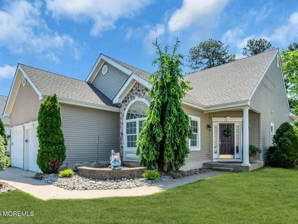 84 Cypress Point Lane, Jackson, NJ 08527