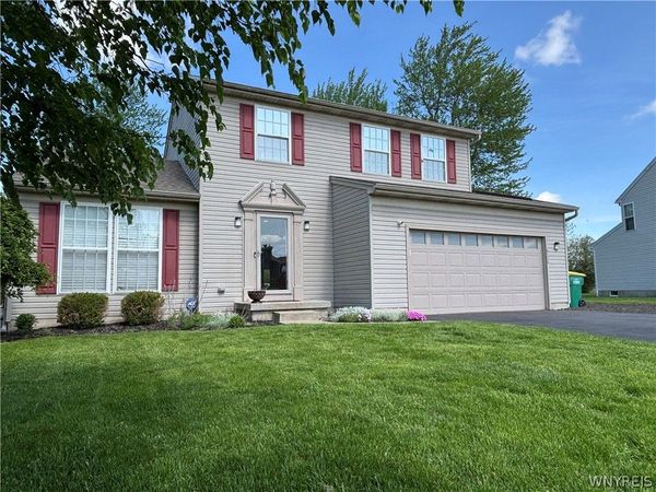 6356 Heritage Point N, Lockport, NY 14094