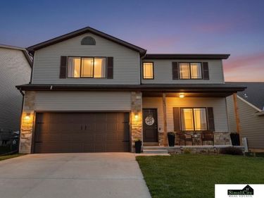 941 Scotts Creek Court, Hickman, NE 68372