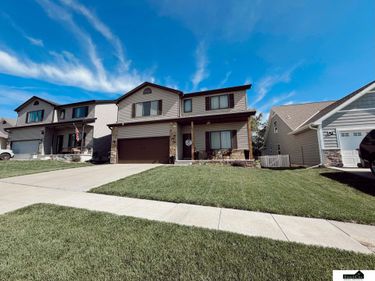 941 Scotts Creek Court, Hickman, NE 68372