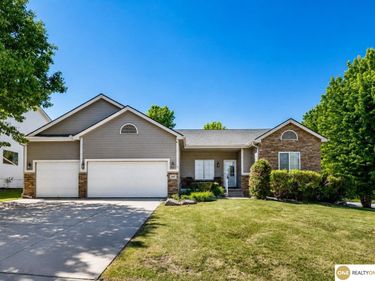 19887 I Street , Omaha, NE 68135
