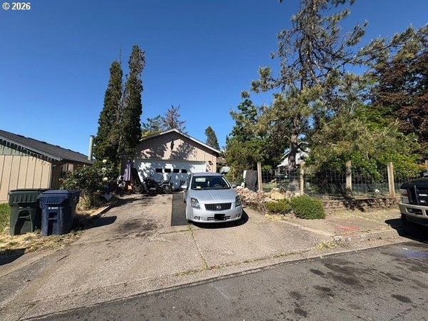 624 JANUS ST, Springfield, OR 97477