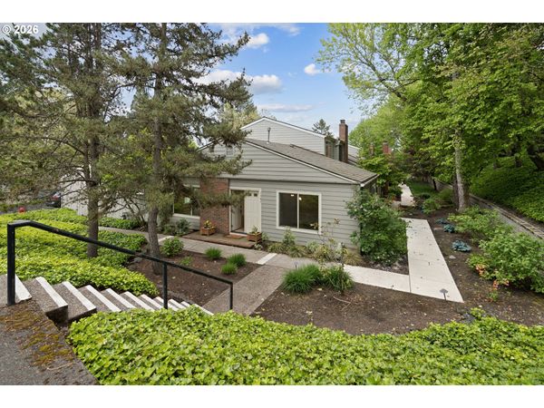1397 BONNIEBRAE DR, Lake Oswego, OR 97034