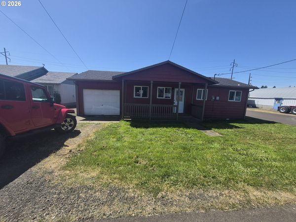 406 EVERGREEN DR, Tillamook, OR 97141