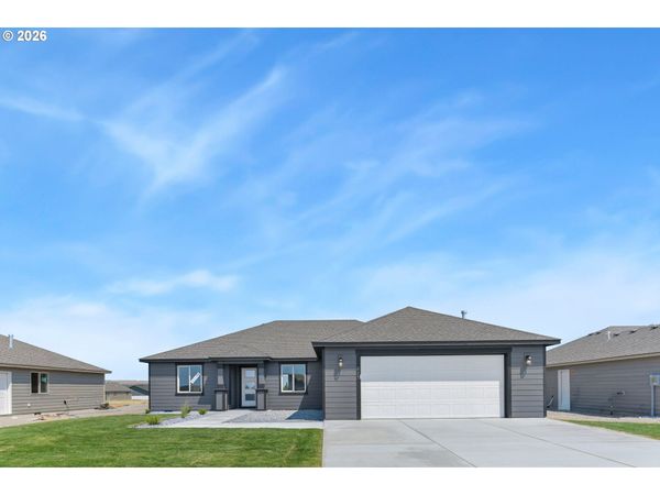 227 SW Goldfinch LN, Boardman, OR 97818
