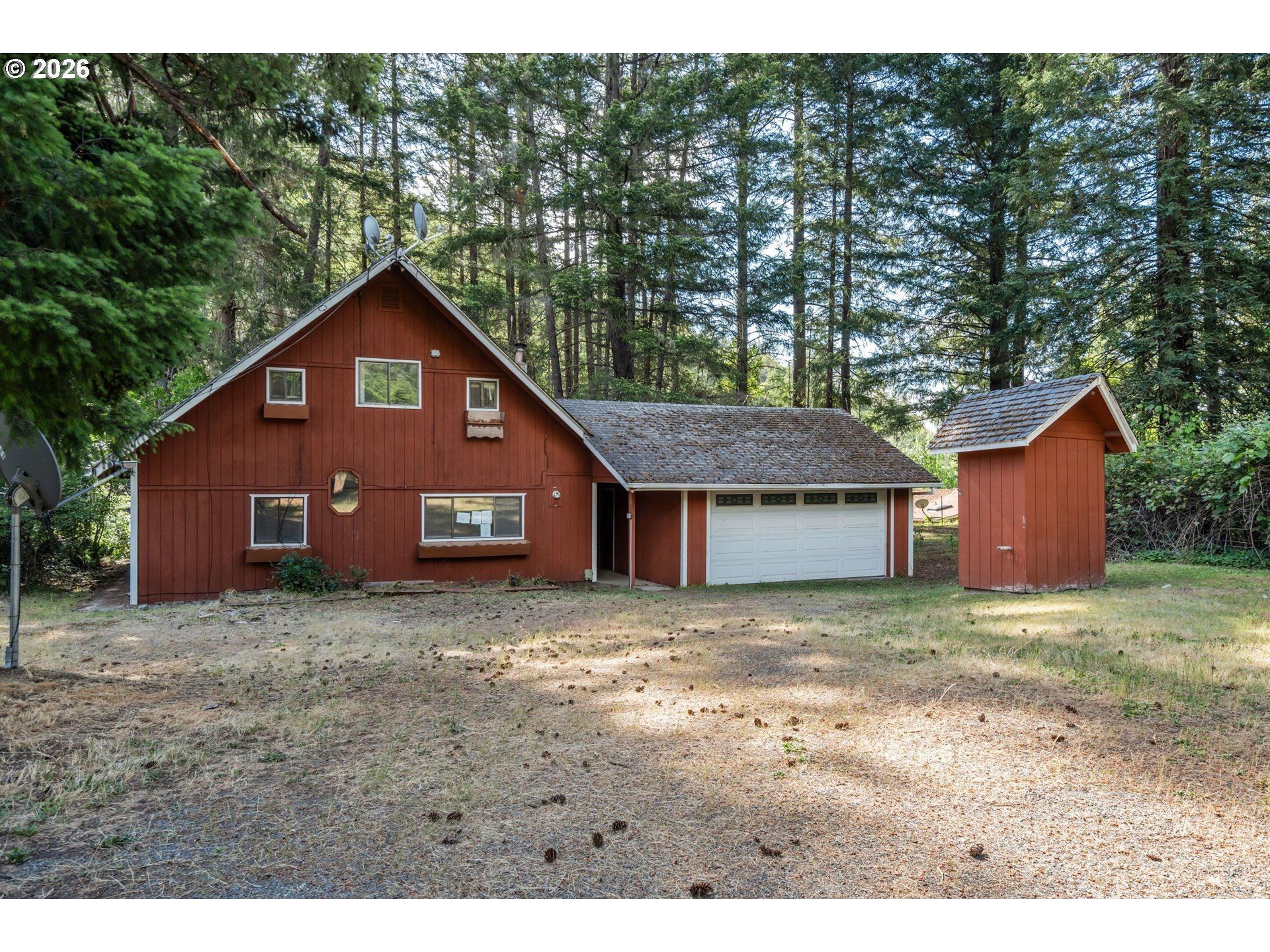 3300 W Evans Creek Rd, Rogue River, OR 97537 Main Photo