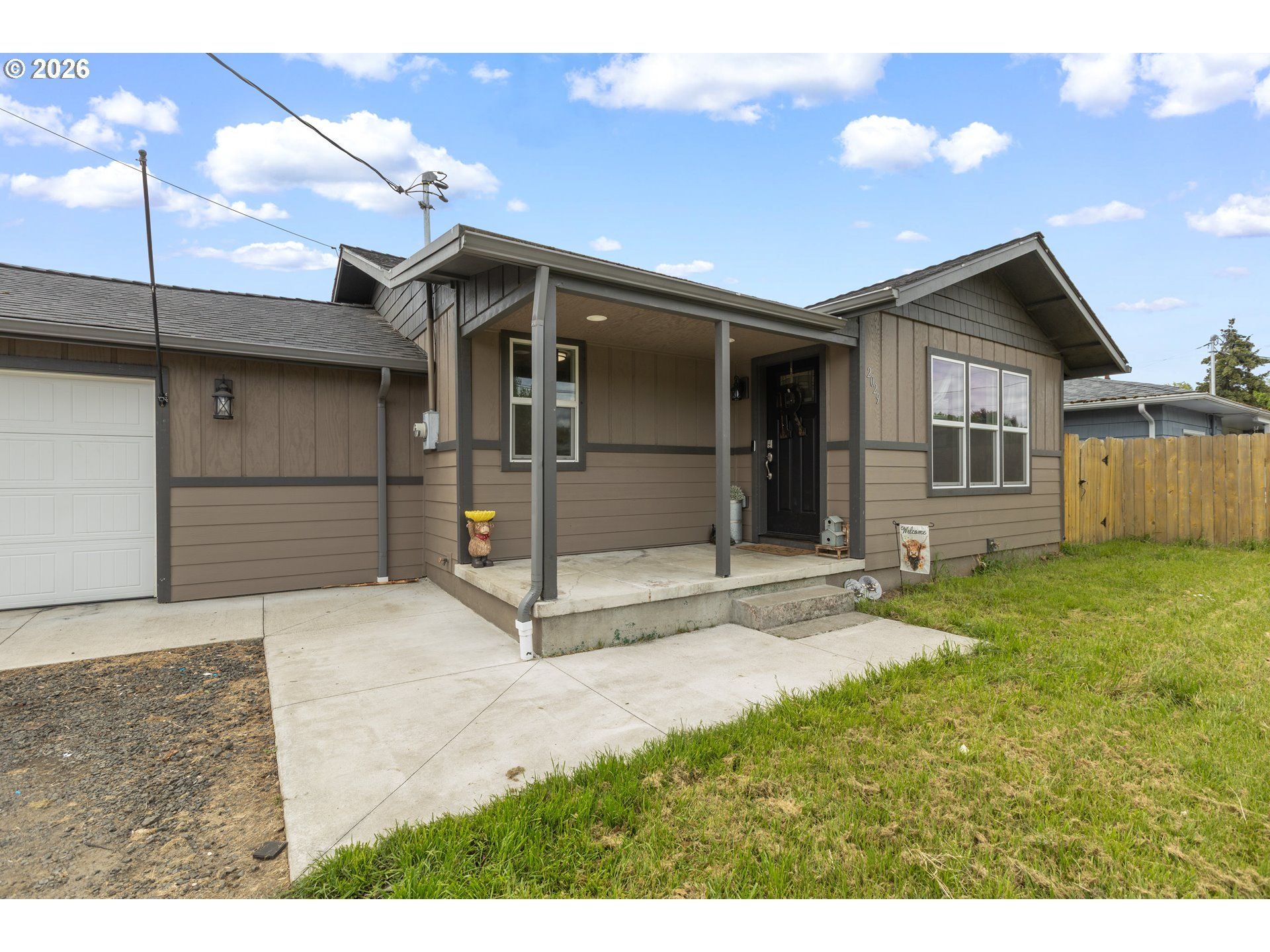 2029 Castle Ave, Roseburg, OR 97471 Main Photo