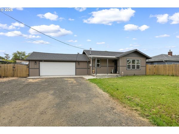2029 CASTLE AVE, Roseburg, OR 97471