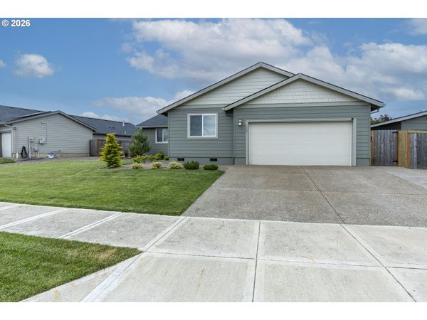 1487 AUSTIN AVE, Woodburn, OR 97071