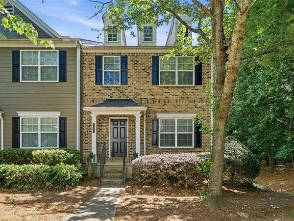 726 Breeze Lane , Woodstock, GA 30188