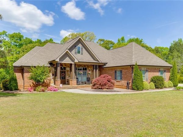 436 Thunder Road , Buford, GA 30518