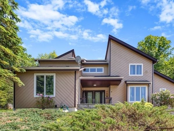 4 Skytop Dr, Denville, NJ 07834