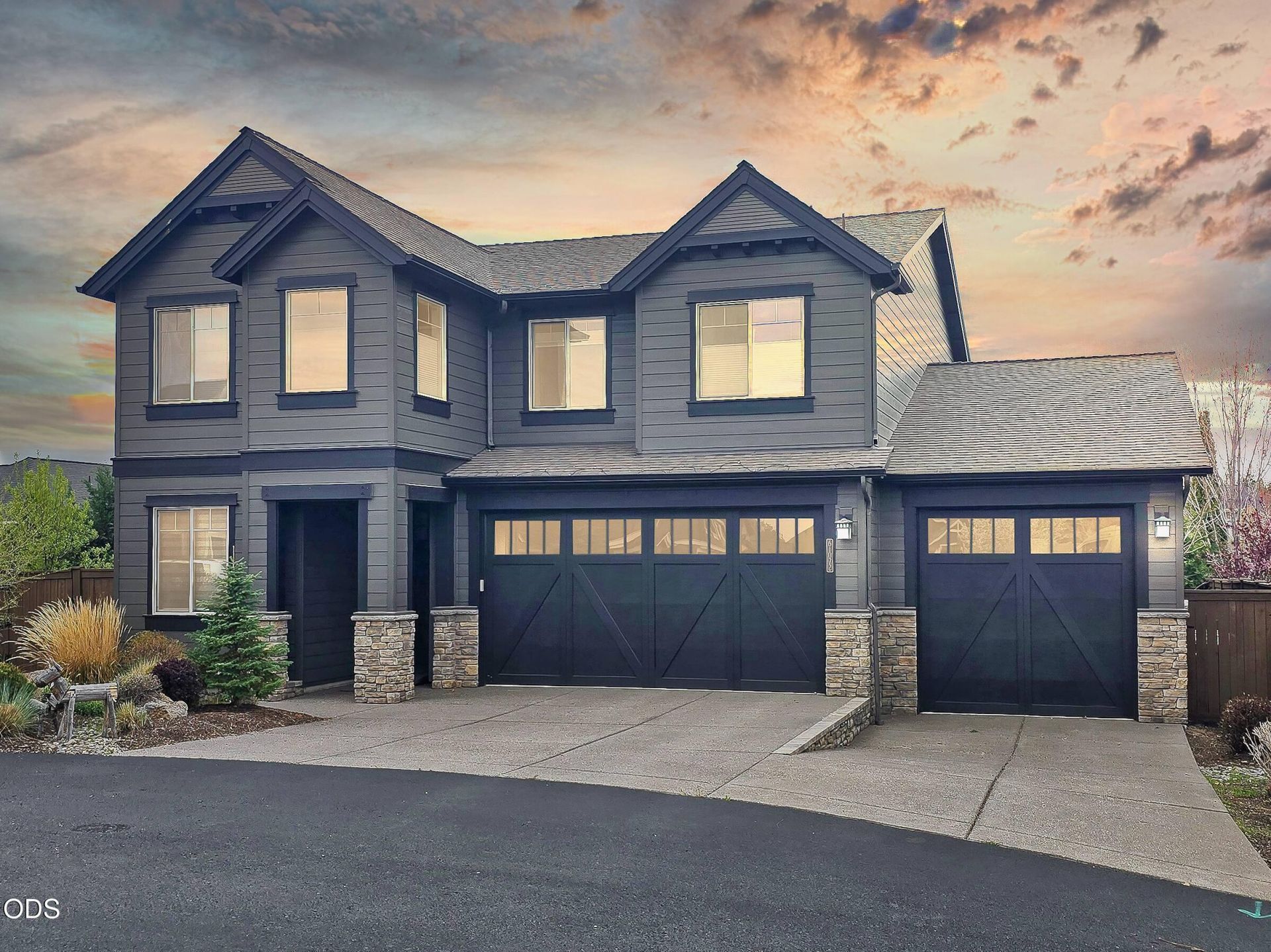 61072 Manhae Loop, Bend, OR 97702 Main Photo