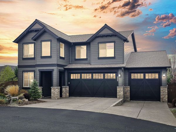 61072 Manhae Loop, Bend, OR 97702