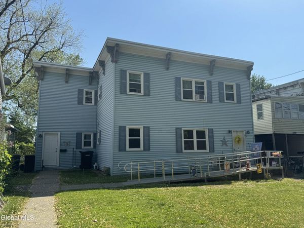 2 McLoughlin Lane, Troy, NY 12180