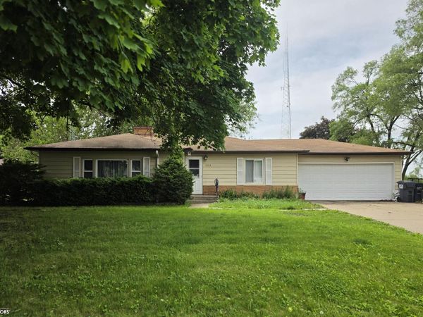 1329 Barclay Street, Oskaloosa, IA 52577