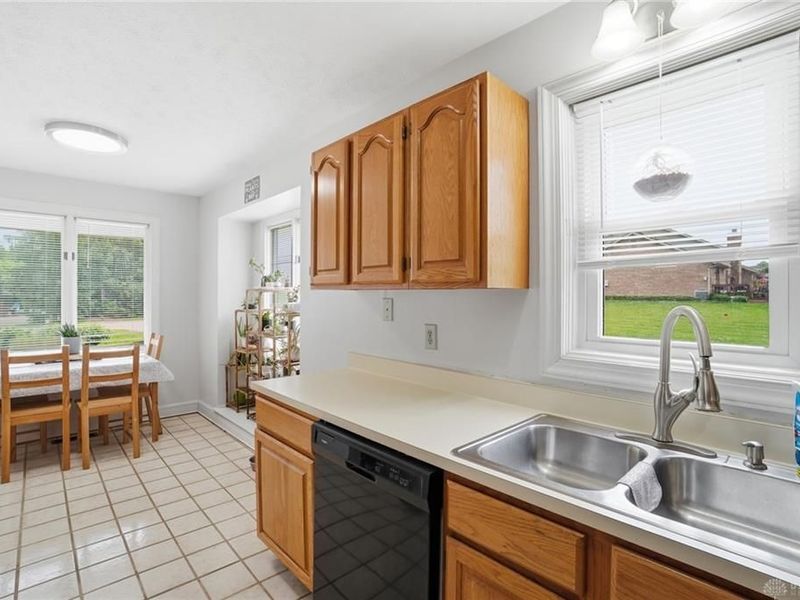 665 Deer Creek Path, Tipp City, OH 45371 Photo 15