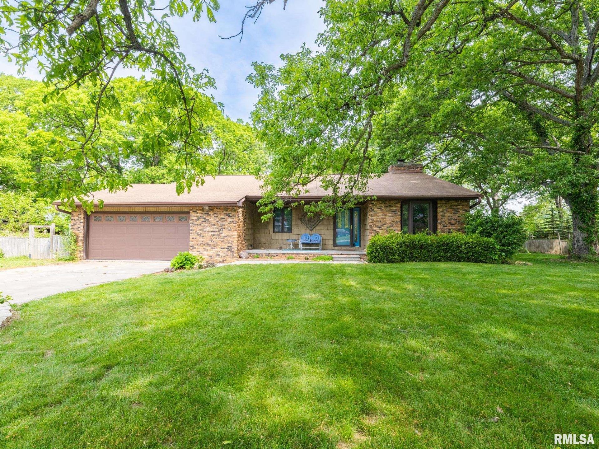 244 Whispering Oaks Drive, Germantown Hills, IL 61548 Main Photo
