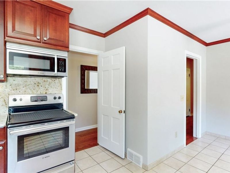 28449 Pike Drive, Orange, OH 44022 Photo 6