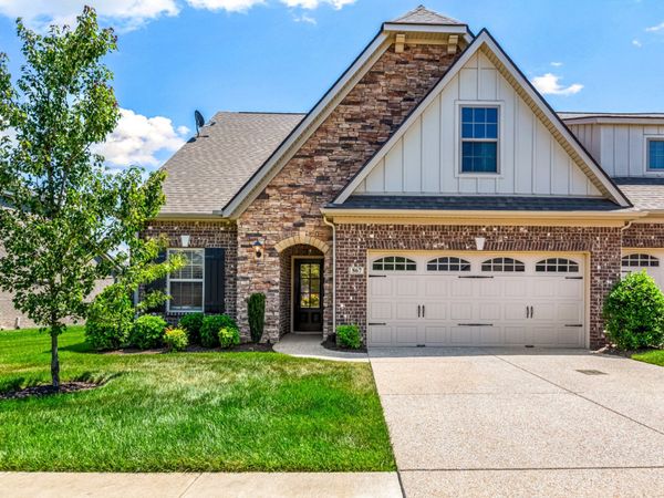 867 Meadowcrest Way, Lebanon, TN 37090