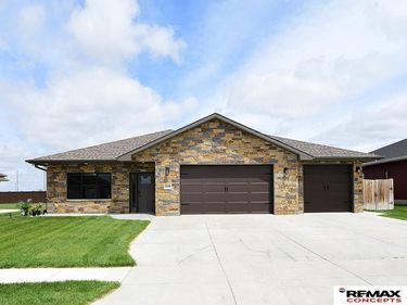 2028 Eastgate Drive, Crete, NE 68333