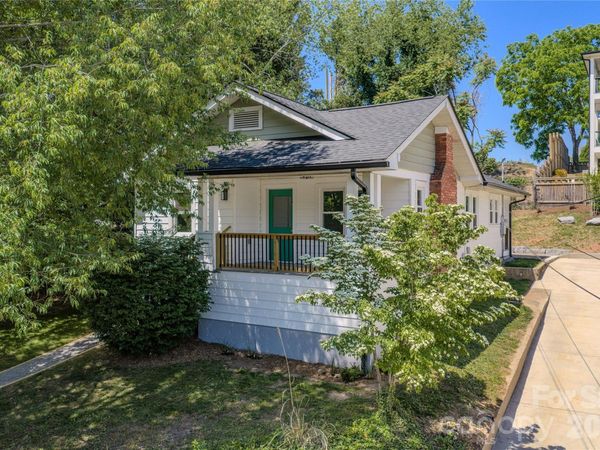 26 Henrietta Street, Asheville, NC 28801