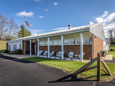8 RAINBOW LN, WAYNESBORO, VA 22980
