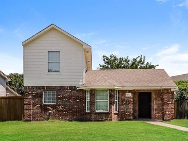 10522 Woodleaf Drive, Dallas, TX 75227