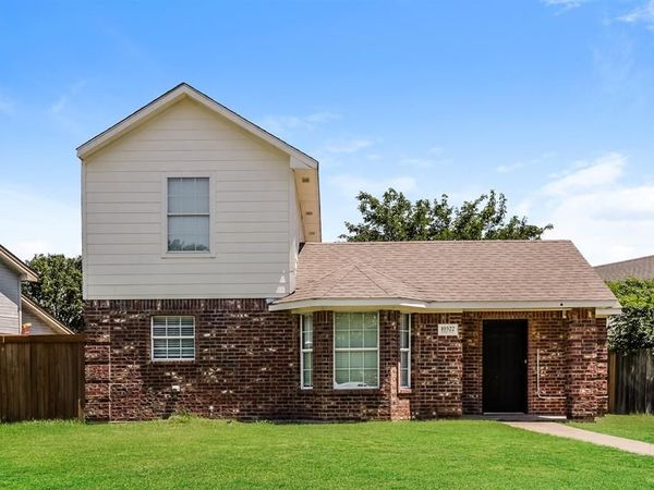 10522 Woodleaf Drive , Dallas, TX 75227