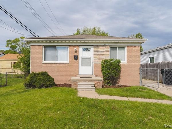 27731 Bohnhoff Street, Roseville, MI 48066
