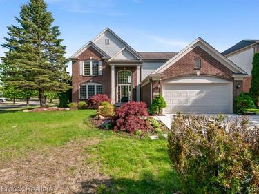7657 Windgate Circle, West Bloomfield Twp, MI 48323