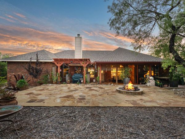 207 Cove Creek DR, Spicewood, TX 78669