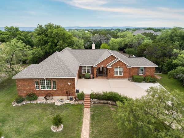 207 Cove Creek DR , Spicewood, TX 78669