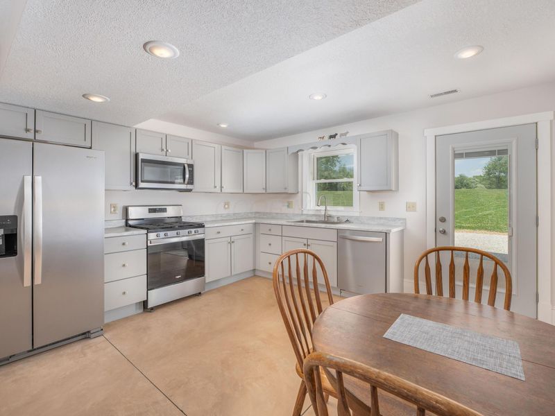 11540 Airport Road, Mount Vernon, OH 43050 Photo 16