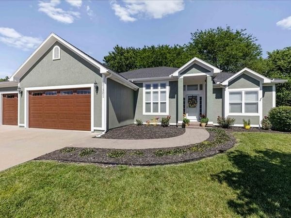 21301 Noble Street, Spring Hill, KS 66083