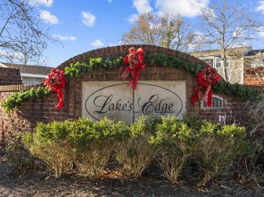 2414 Lake Park Road, Unit 2102, Lexington, KY 40502