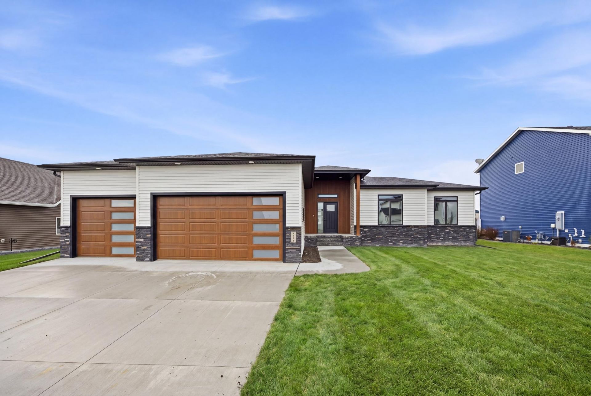 4328 23rd Avenue S, Moorhead, MN 56560 Main Photo