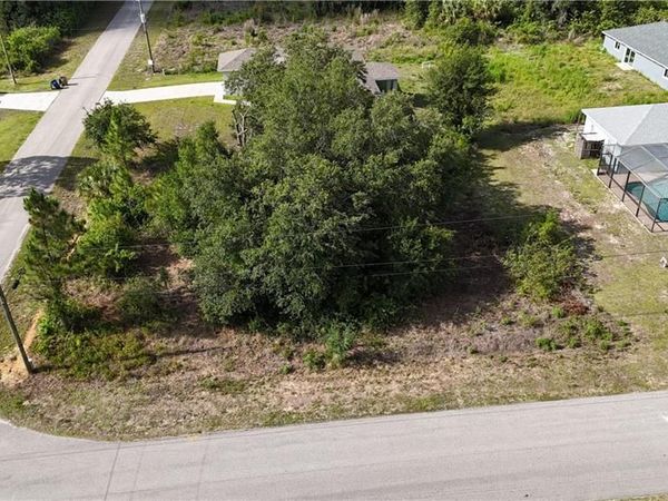 2025 Robert AVE, ALVA, FL 33920