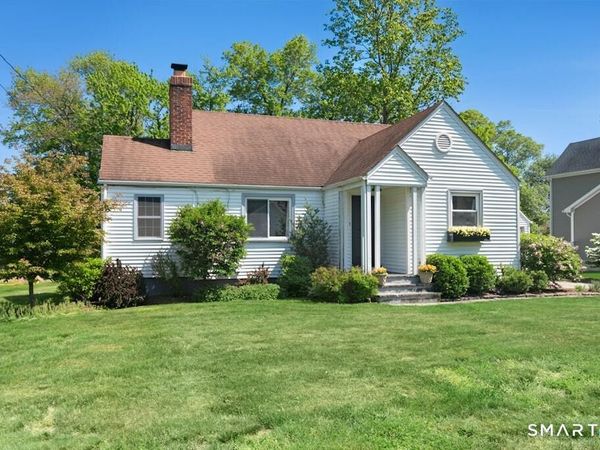22 Country, Trumbull, CT 06611