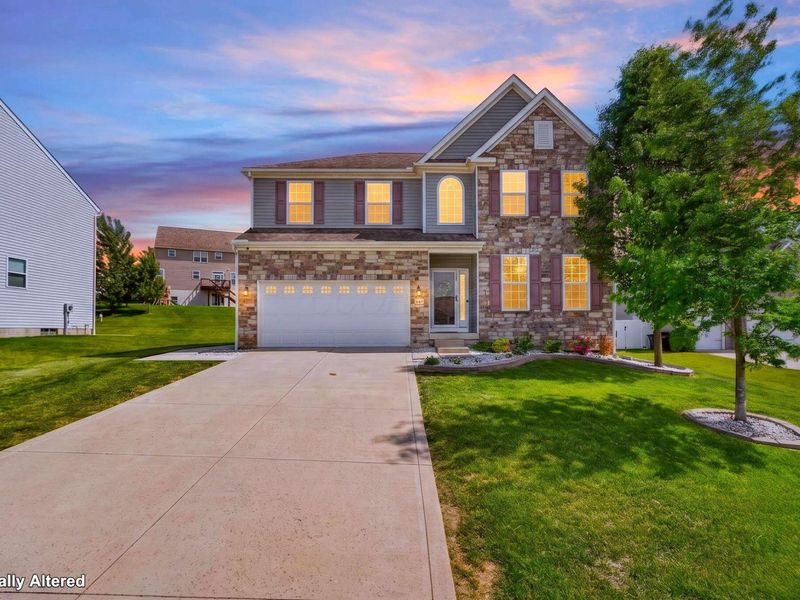 667 Green Forest Place , Lithopolis, OH 43136 Photo 2