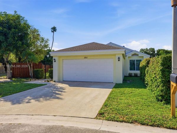 3861 NW 20th St , Coconut Creek, FL 33066