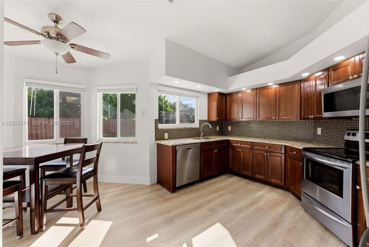 3861 NW 20th St, Coconut Creek, FL 33066 Photo