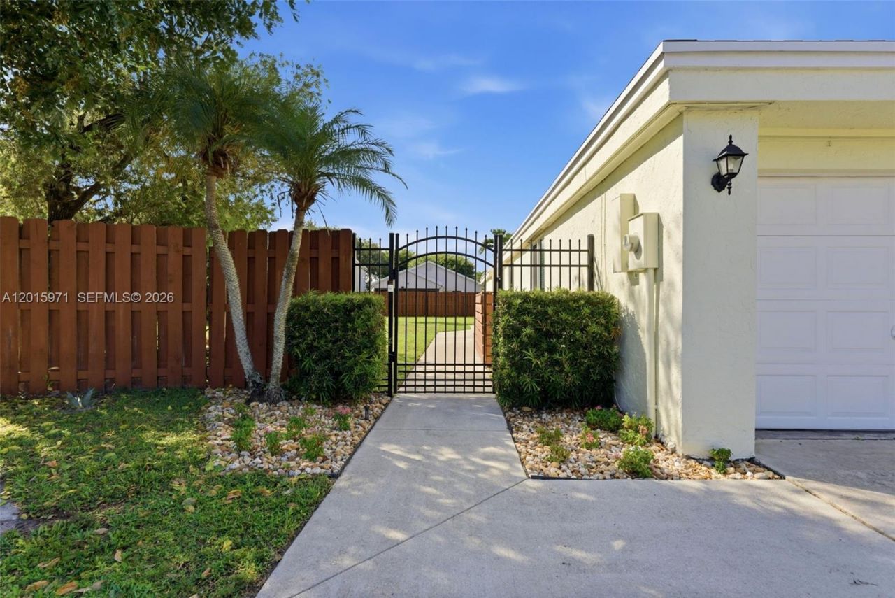 3861 NW 20th St, Coconut Creek, FL 33066 Photo