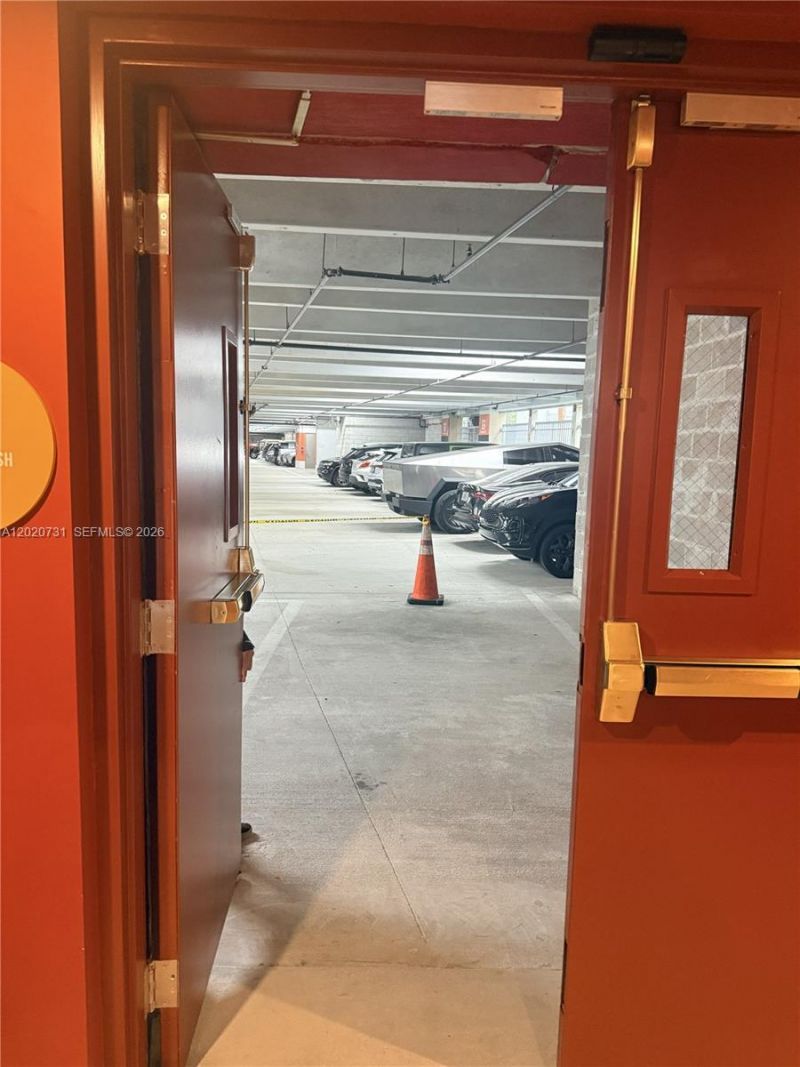 90 NE 32, Unit 905, Miami, FL 33137 Photo