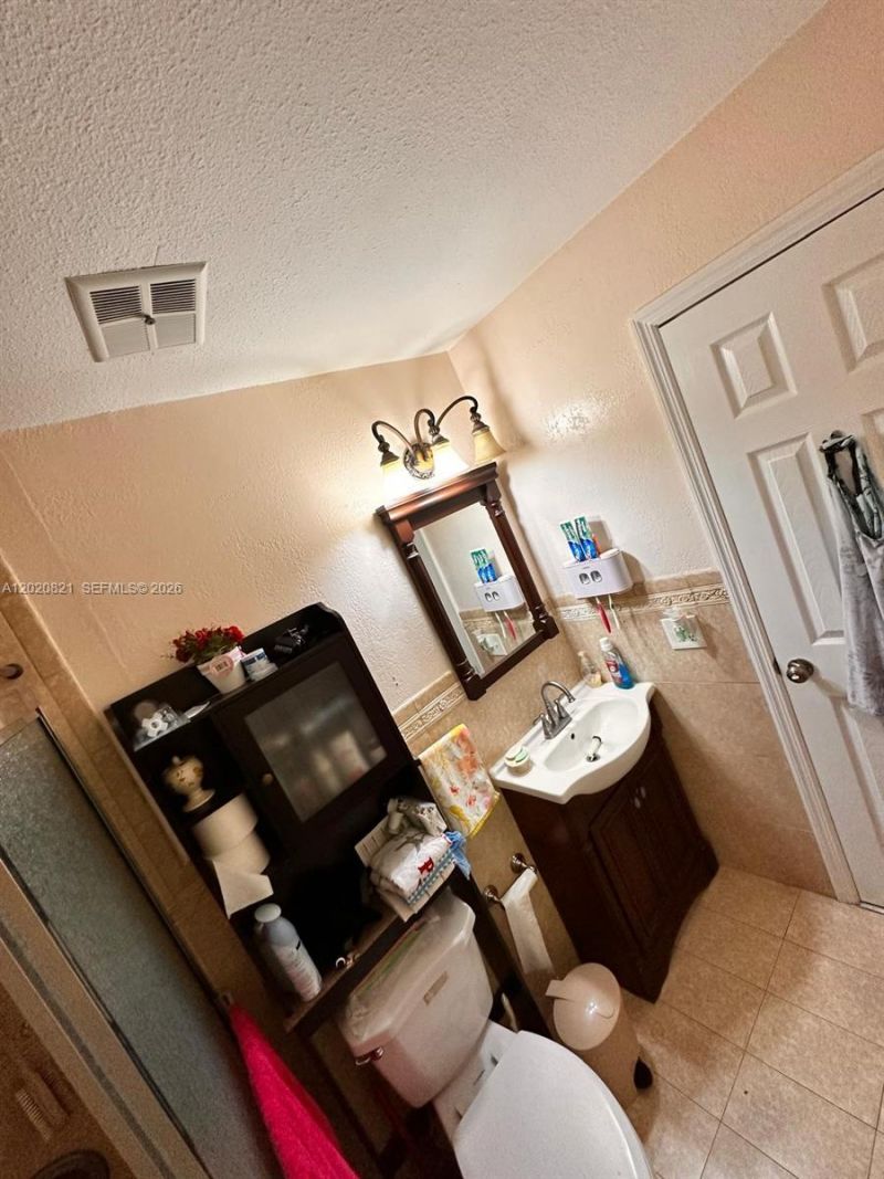 5953 W 28th Ave , Unit 24, Hialeah, FL 33016 Photo