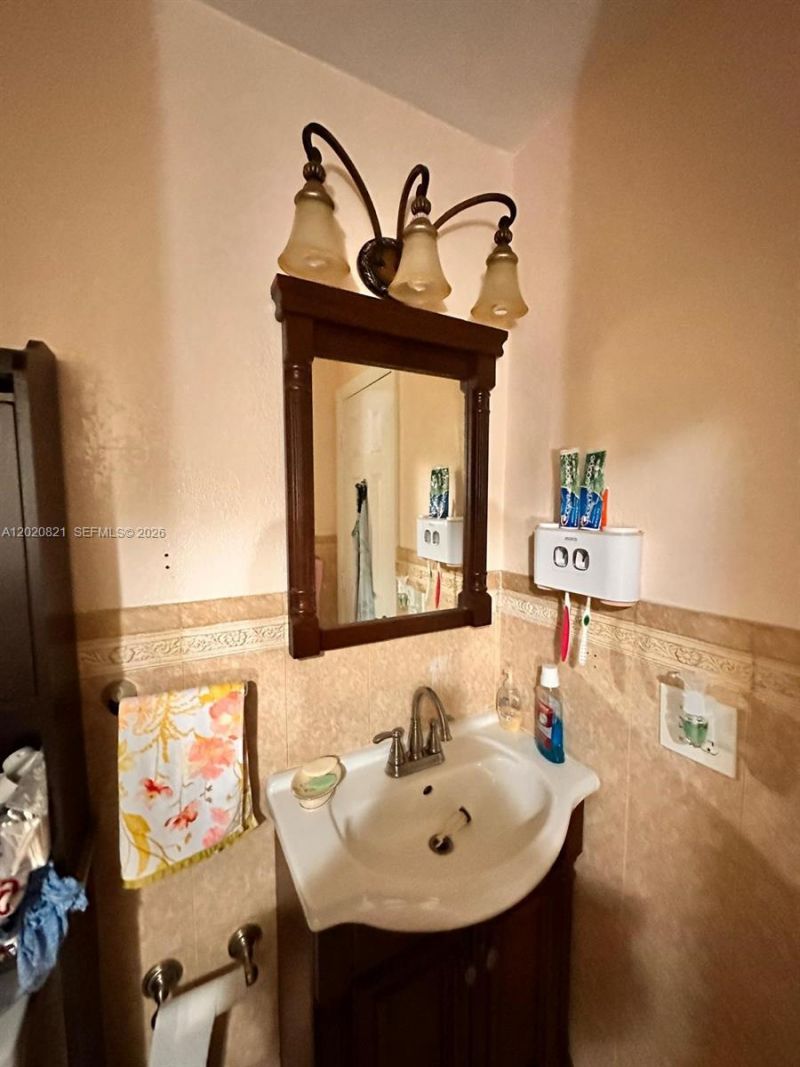 5953 W 28th Ave , Unit 24, Hialeah, FL 33016 Photo