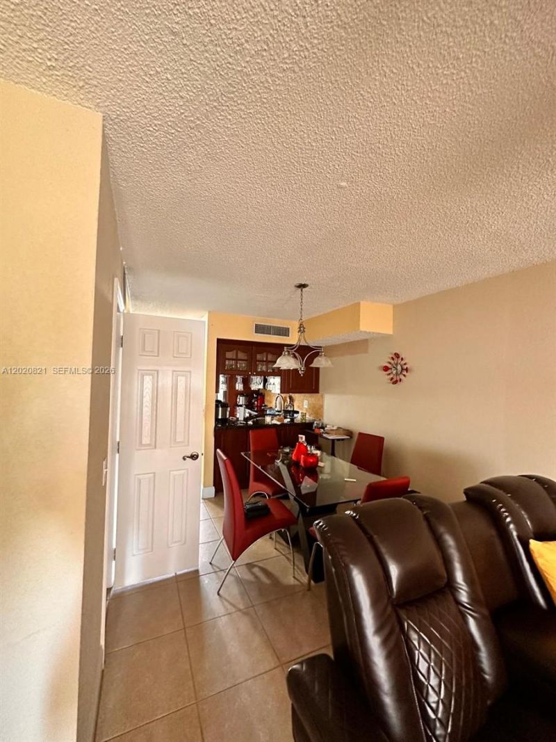 5953 W 28th Ave , Unit 24, Hialeah, FL 33016 Photo