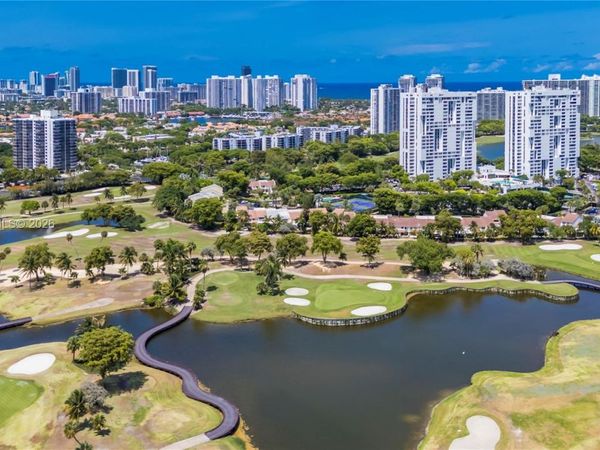 20379 W Country Club Dr , Unit 1237, Aventura, FL 33180