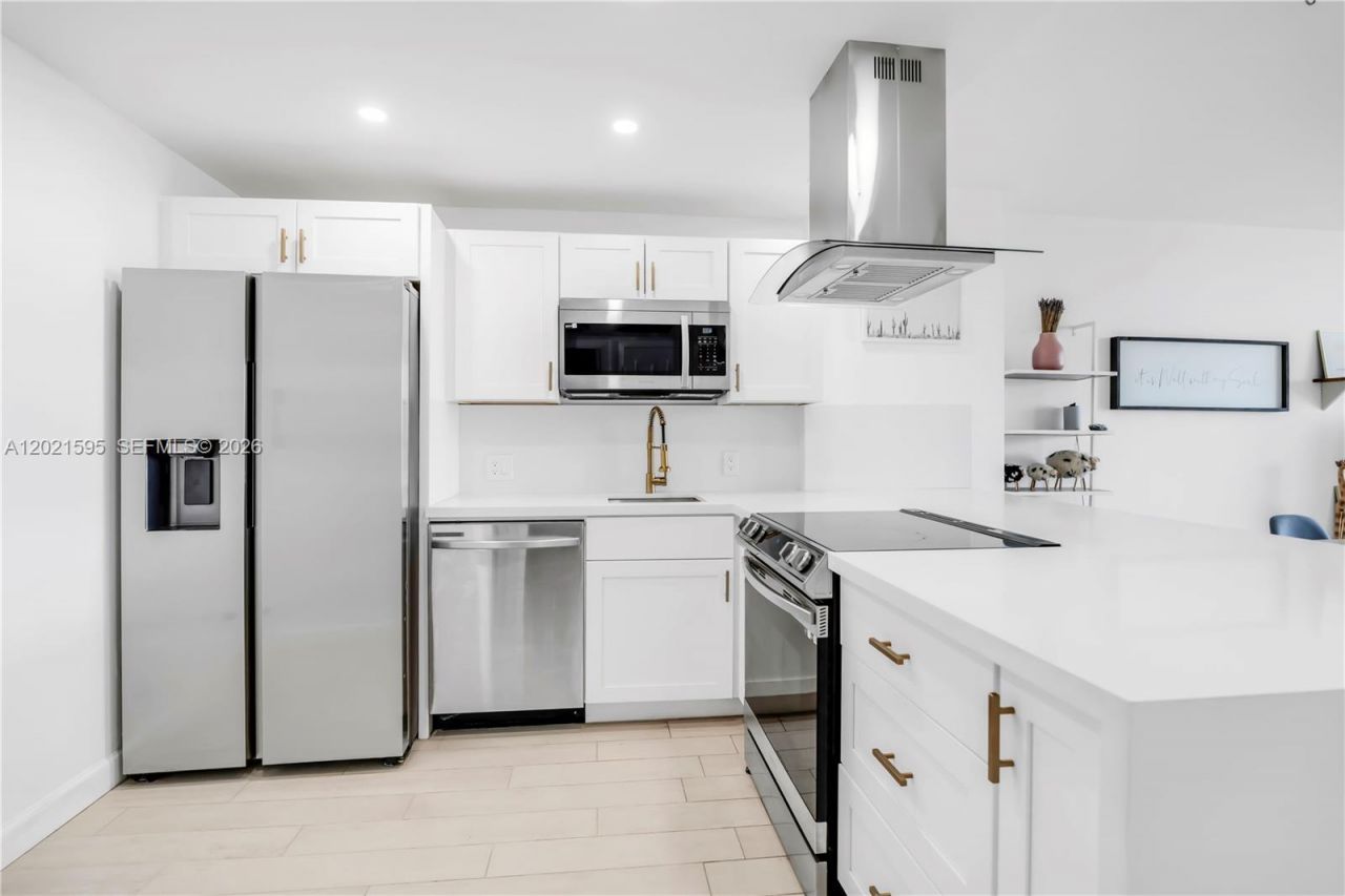 20379 W Country Club Dr, Unit 1237, Aventura, FL 33180 Main Photo